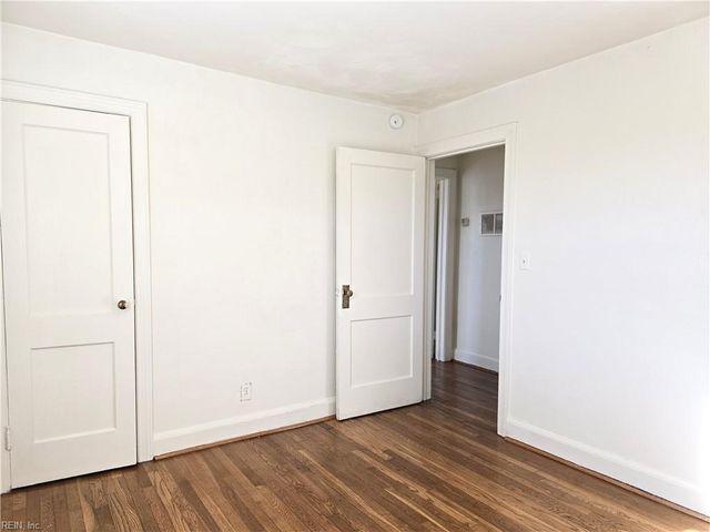 2012 E Ocean View Ave Apt 3, Norfolk, VA 23503