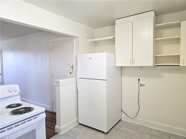 2012 E Ocean View Ave Apt 3, Norfolk, VA 23503