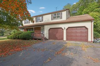 41 Jeremy Woods Drive, Southington, CT 06489