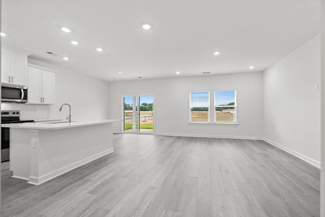 126 Jasmine Dr., Longs, SC 29568