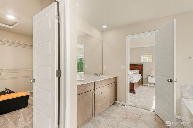 7913 39th Place NE, Marysville, WA 98270