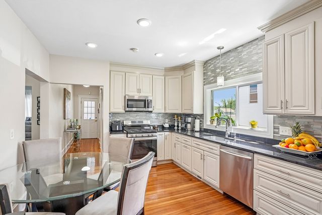 29 Harvey St, Everett, MA 02149