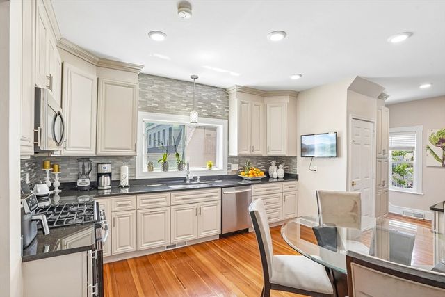 29 Harvey St, Everett, MA 02149