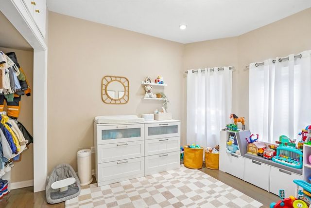 29 Harvey St, Everett, MA 02149