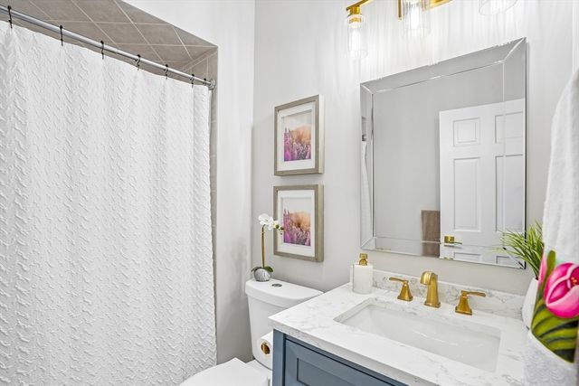 29 Harvey St, Everett, MA 02149