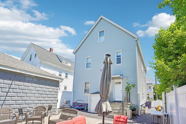 29 Harvey St, Everett, MA 02149