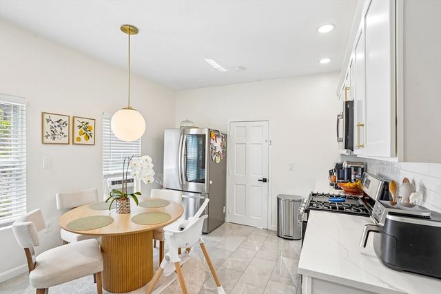 29 Harvey St, Everett, MA 02149