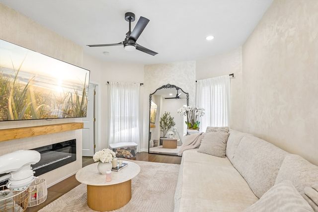 29 Harvey St, Everett, MA 02149