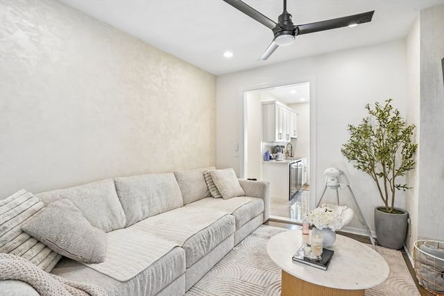 29 Harvey St, Everett, MA 02149
