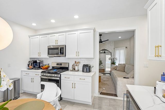 29 Harvey St, Everett, MA 02149