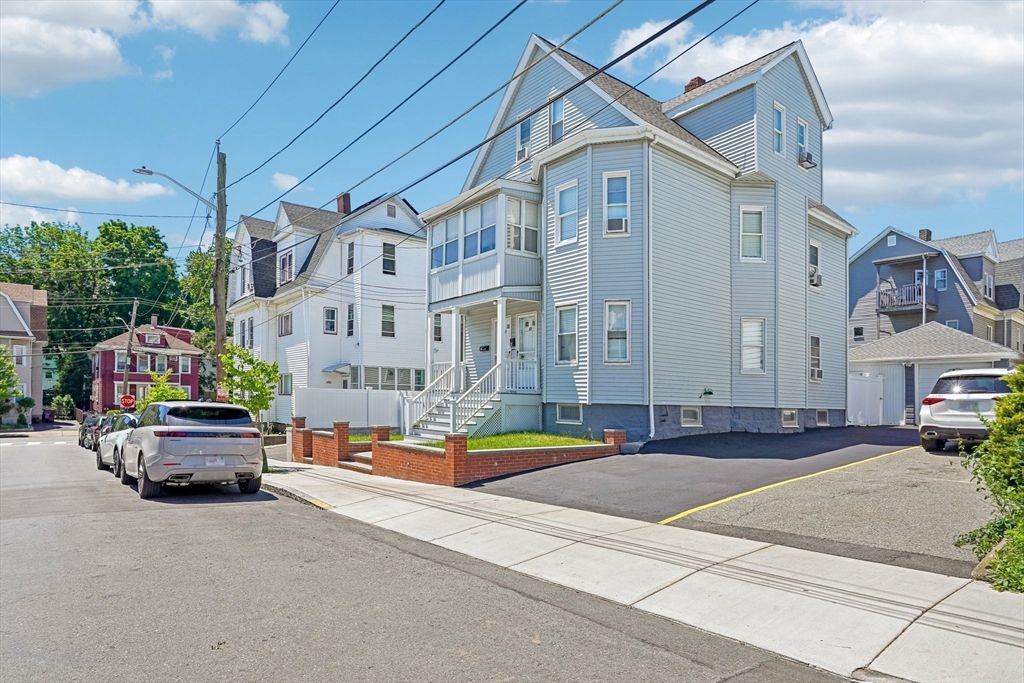 29 Harvey St, Everett, MA 02149