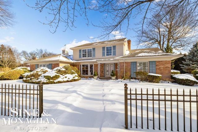 286 Grosse Pointe Boulevard, Grosse Pointe Farms, MI 48236