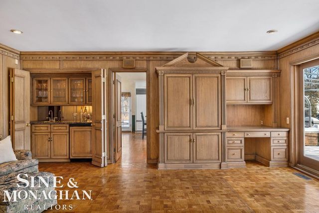 286 Grosse Pointe Boulevard, Grosse Pointe Farms, MI 48236