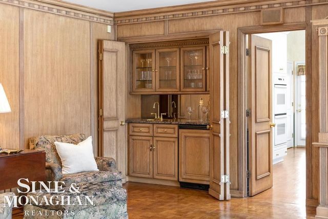 286 Grosse Pointe Boulevard, Grosse Pointe Farms, MI 48236