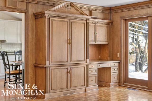 286 Grosse Pointe Boulevard, Grosse Pointe Farms, MI 48236