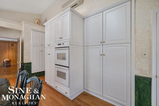 286 Grosse Pointe Boulevard, Grosse Pointe Farms, MI 48236