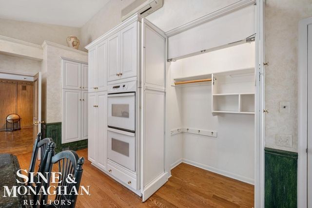 286 Grosse Pointe Boulevard, Grosse Pointe Farms, MI 48236