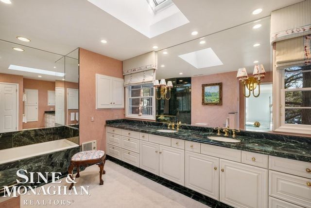 286 Grosse Pointe Boulevard, Grosse Pointe Farms, MI 48236