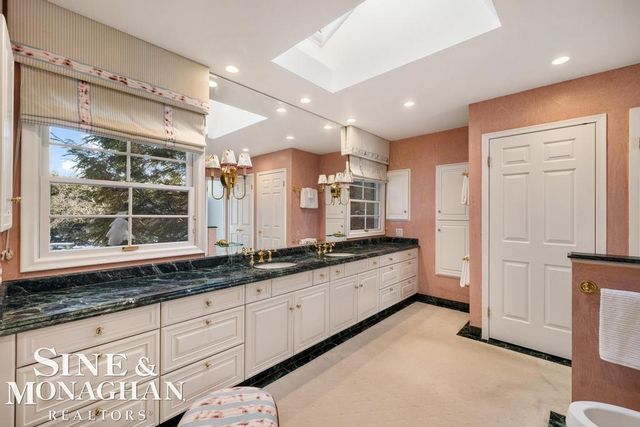 286 Grosse Pointe Boulevard, Grosse Pointe Farms, MI 48236