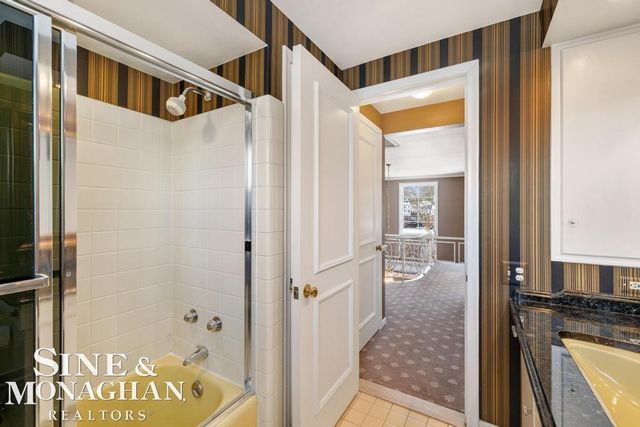 286 Grosse Pointe Boulevard, Grosse Pointe Farms, MI 48236