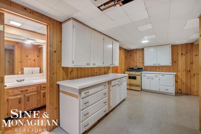 286 Grosse Pointe Boulevard, Grosse Pointe Farms, MI 48236