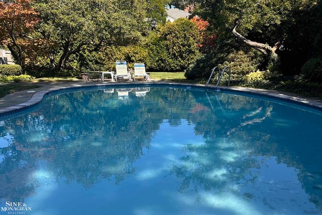 286 Grosse Pointe Boulevard, Grosse Pointe Farms, MI 48236