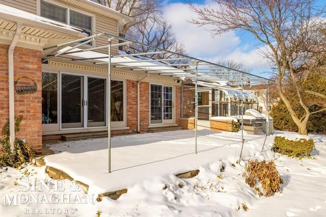 286 Grosse Pointe Boulevard, Grosse Pointe Farms, MI 48236