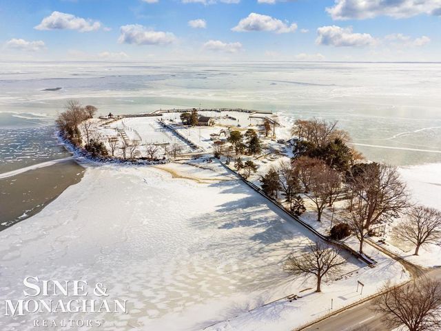 286 Grosse Pointe Boulevard, Grosse Pointe Farms, MI 48236