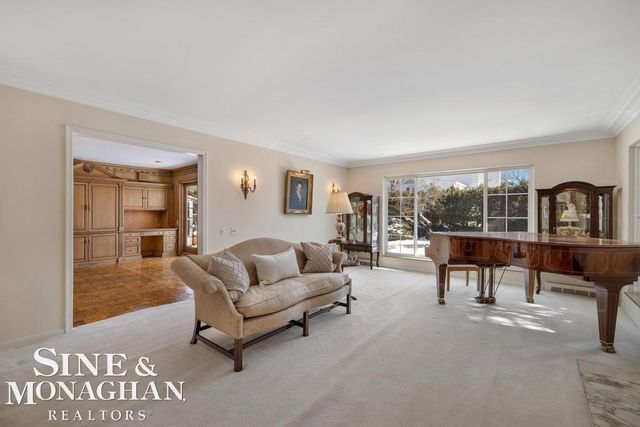 286 Grosse Pointe Boulevard, Grosse Pointe Farms, MI 48236