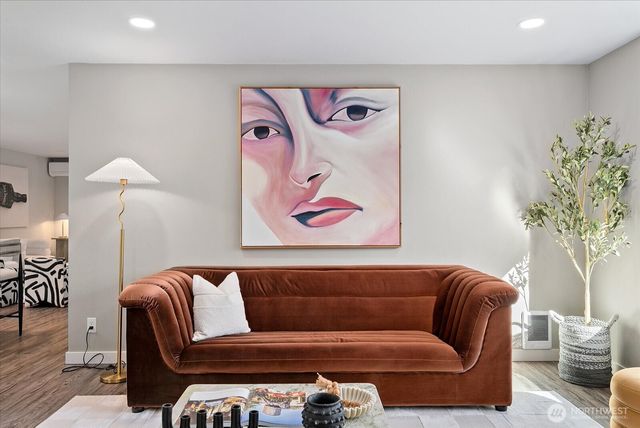 12728 NE 132nd Place, Kirkland, WA 98034