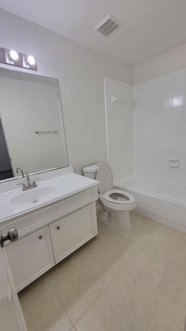 2514 Creek Bluff Lane, Missouri City, TX 77459