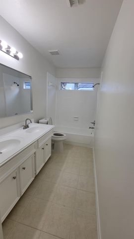 2514 Creek Bluff Lane, Missouri City, TX 77459