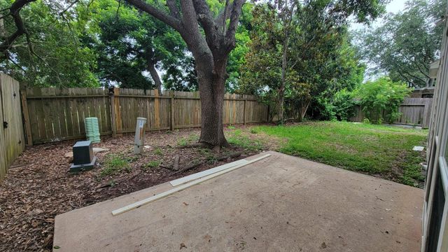 2514 Creek Bluff Lane, Missouri City, TX 77459