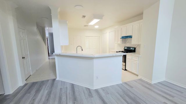 2514 Creek Bluff Lane, Missouri City, TX 77459