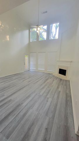 2514 Creek Bluff Lane, Missouri City, TX 77459