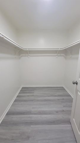 2514 Creek Bluff Lane, Missouri City, TX 77459