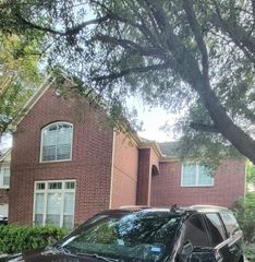 2514 Creek Bluff Lane, Missouri City, TX 77459