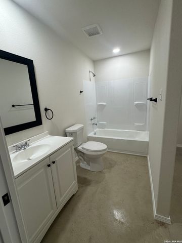 476 VALLEY VIEW ST, Canyon Lake, TX 78133