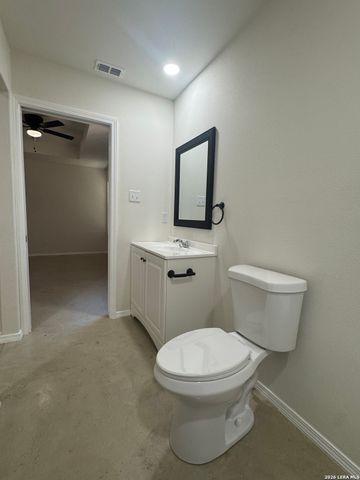 476 VALLEY VIEW ST, Canyon Lake, TX 78133