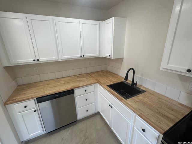 476 VALLEY VIEW ST, Canyon Lake, TX 78133