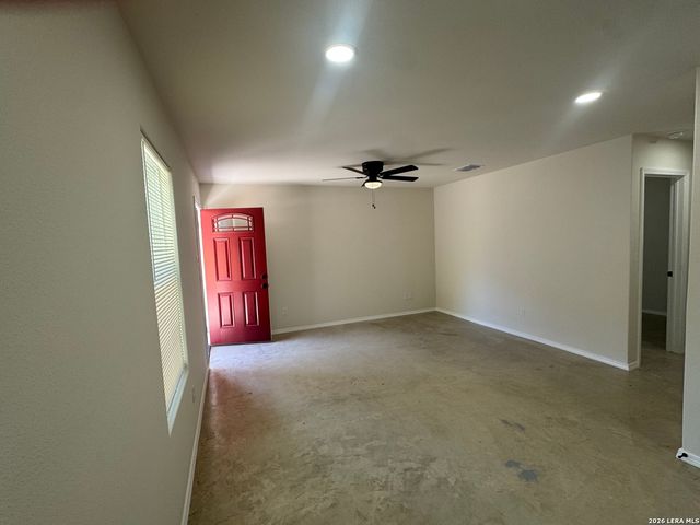 476 VALLEY VIEW ST, Canyon Lake, TX 78133