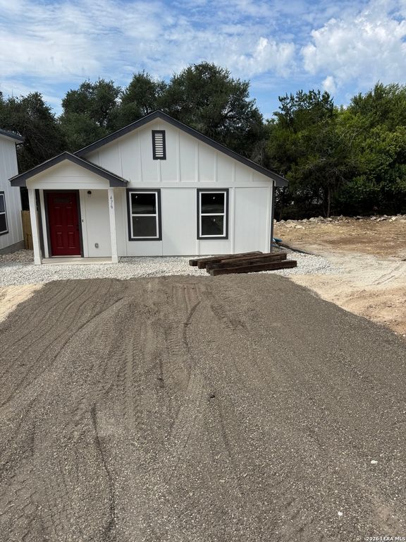 476 VALLEY VIEW ST, Canyon Lake, TX 78133