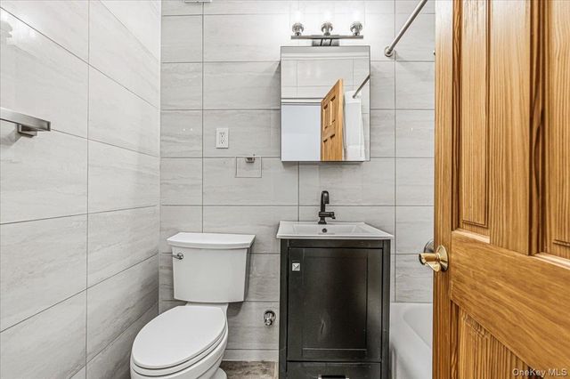 64-34 102nd Street F7, Rego Park, NY 11374