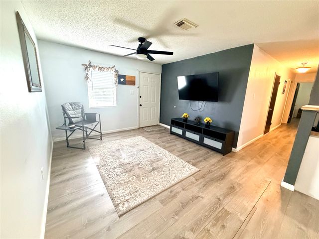 1902 Cline Street, Goldthwaite, TX 76844