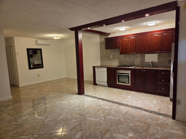 20337 NE 2nd Avenue, Miami, FL 33179