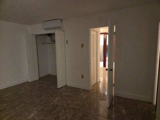 20337 NE 2nd Avenue, Miami, FL 33179