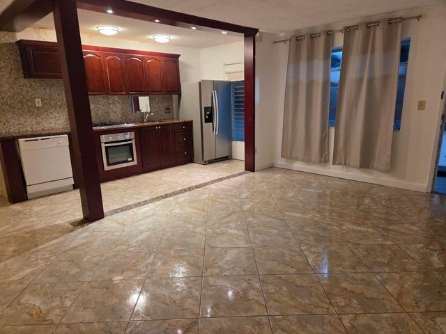 20337 NE 2nd Avenue, Miami, FL 33179