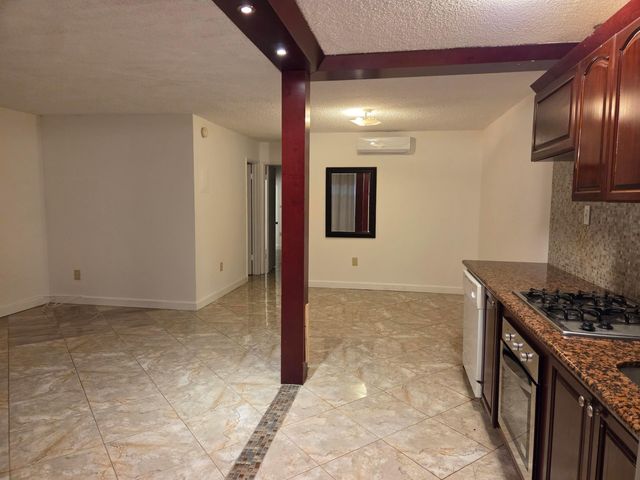 20337 NE 2nd Avenue, Miami, FL 33179