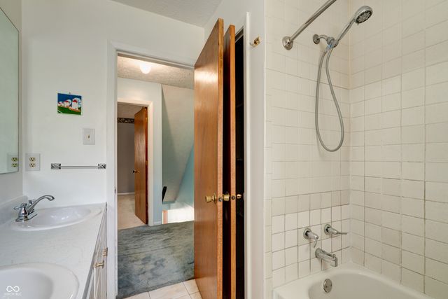 5425 Gambel Road, Indianapolis, IN 46221