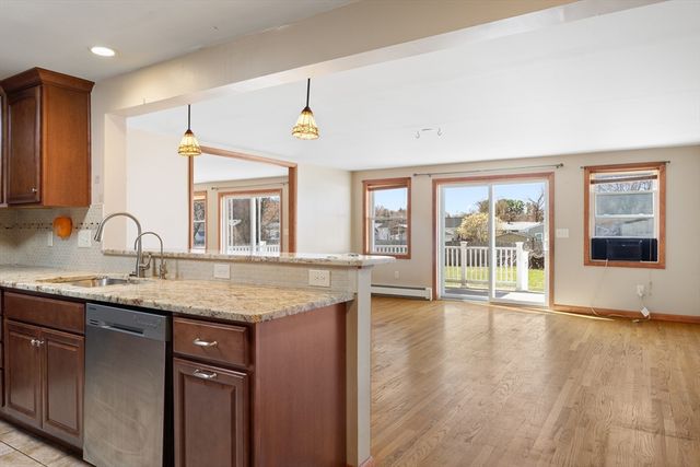 5 Helm St, South Hadley, MA 01075